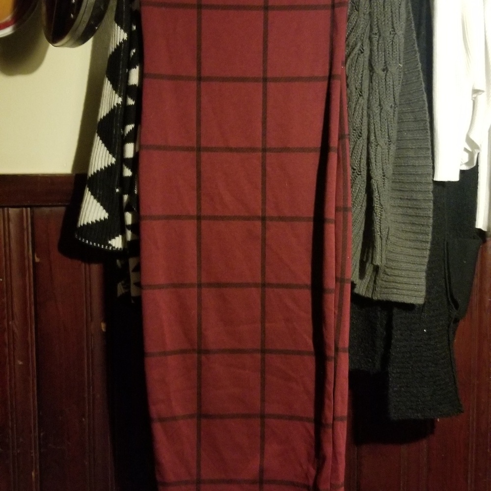 Red & Black Bodycon Midi by Vibe